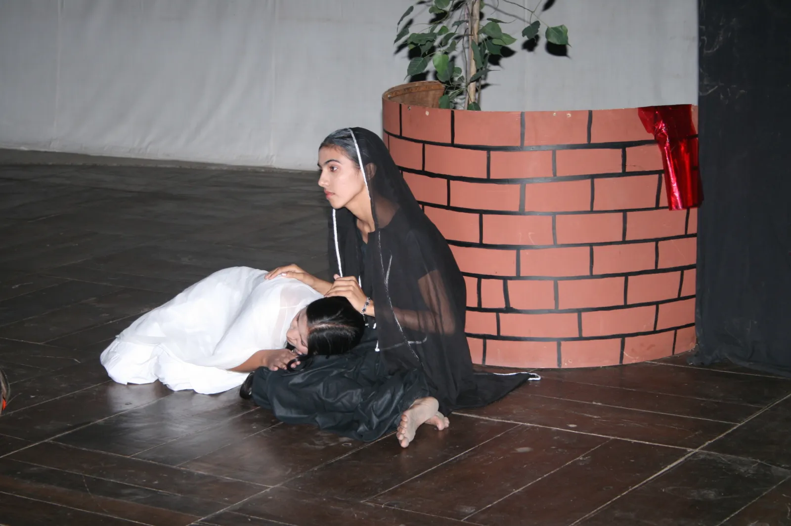 A Khooh Bolda Hai theatre performance